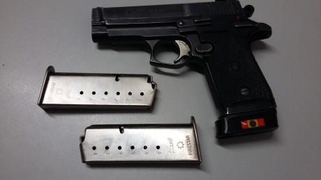 Vendo pistola Firestar en perfectas condiciones.
con tres cargadores. Guiada en F. Y con muy buena precision.
Precio 00