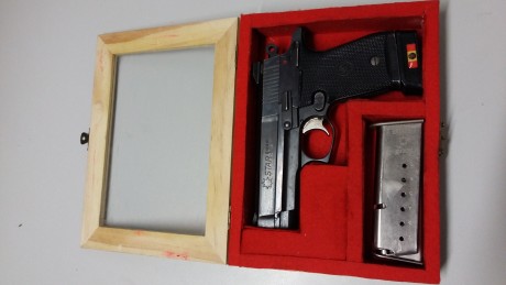Vendo pistola Firestar en perfectas condiciones.
con tres cargadores. Guiada en F. Y con muy buena precision.
Precio 11