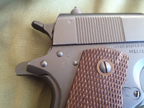 Vendo esta pieza de colección. Se trata de una Colt 1911-A1 original de la Segunda Guerra Mundial, fabricada 11