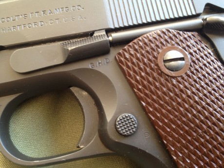 Vendo esta pieza de colección. Se trata de una Colt 1911-A1 original de la Segunda Guerra Mundial, fabricada 10