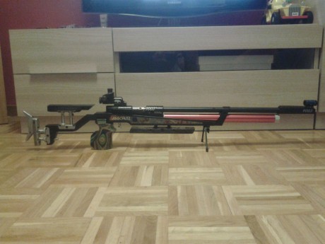 vendo carabina anschutz 9003 precise. esta en perfecto estado. regalaria 3000dianas,soporte pie y maleta. 22