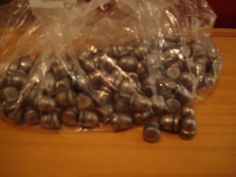  DSC06799.JPG 
200 puntas plomo 9mm de 90 greins. 17€ con envío en península. 00