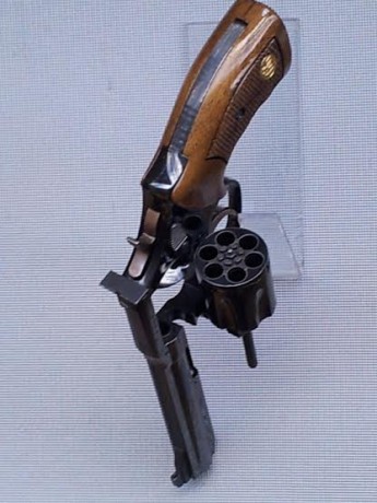 Vendo Manurhin pavonado,  calibre 357 aunque prácticamente siempre he tirado 38 spc. el arma esta en buen 11