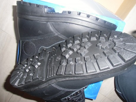 Vendo Bota Militar acabado cuero y textil, con forro interior Gore Tex, usada por la Guardia Civil, unidades 10