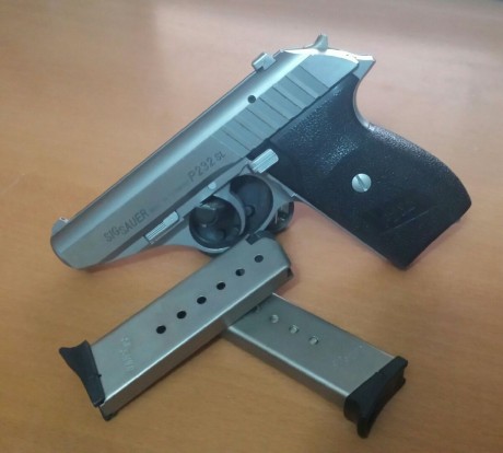 Se vende pistola semiautomática de la marca Sig. Sauer, modelo p232 del calibre 380 acp (9 corto).
Esta 02