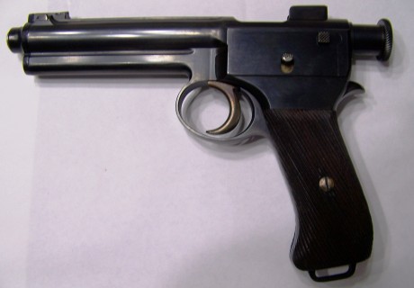 2100€ calibre 8mm  en libro de coleccionista 00