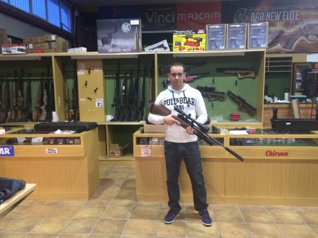 Bueno,pues lo dicho ya tengo mi primer bullpup,es un vulcan del calibre 6.35, de momento no os puedo contar 12