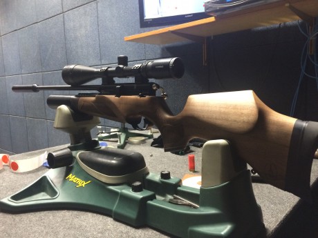Bueno,pues lo dicho ya tengo mi primer bullpup,es un vulcan del calibre 6.35, de momento no os puedo contar 10