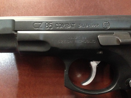 Pongo a la venta la CZ 85 Combat 9 mm, Arma IMPECABLE, muy cuidada, sin un solo rasguño. 
Utilizada sólo 01