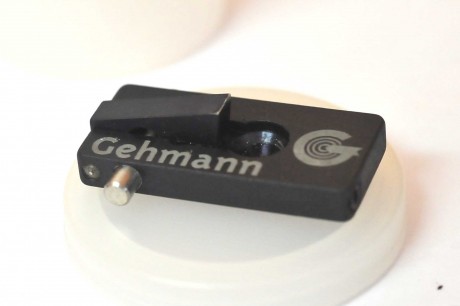 Vendo punto de mira 2 posiciones Gehmann para Walther GSP. El punto de mira tiene un pequeño roce justo 00