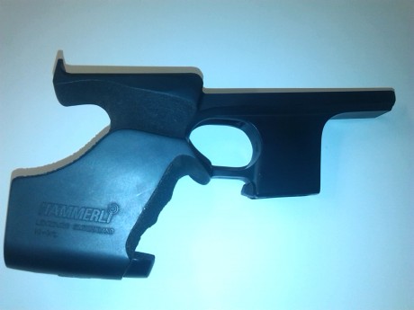 Vendo empuñadura para Hammerlï SP20 RRS Zurda, en perfecto estado, talla L. Precio 100 Euros más portes. 01