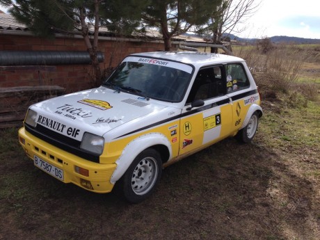 Cambio Renault 5 TS año 79 (primera serie) pasos de rueda ensanchados y llantas 4 tornillos homologado 02