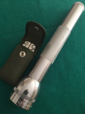 Pongo en venta una   LEATHERMAN CHARGE TTi  .

Cachas de Titanio, resto en acero inoxidable, hojas exteriores 02