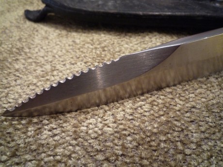 Vendo cuchillo de combate y supervivencia   GERBER COMMAND MARK II  , fabricado en el año 1979. 

Hoja 03