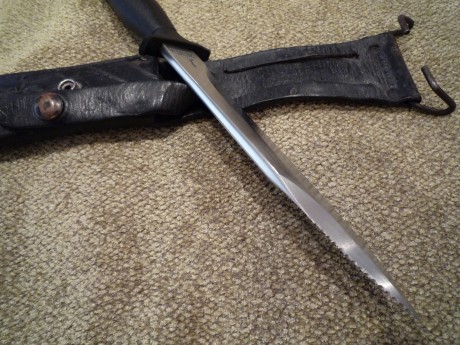 Vendo cuchillo de combate y supervivencia   GERBER COMMAND MARK II  , fabricado en el año 1979. 

Hoja 01