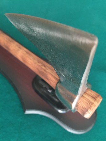 Vendo robusto y precioso   TOMAHAWK SPIKE   artesanal, forjado en acero al carbono 1095 de origen francés, 01