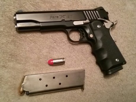   Hola a todos. 

Vendo mi SSP en Madrid. Excelente estado. 
Calibre .45ACP. Monohilera, dos cargadores, 10