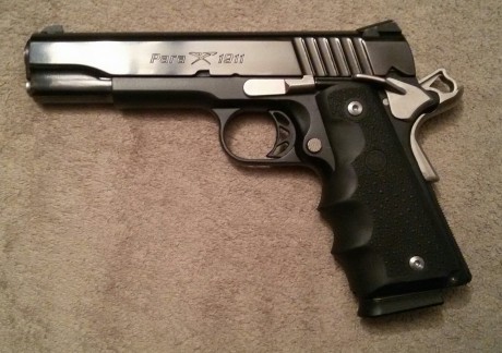   Hola a todos. 

Vendo mi SSP en Madrid. Excelente estado. 
Calibre .45ACP. Monohilera, dos cargadores, 21