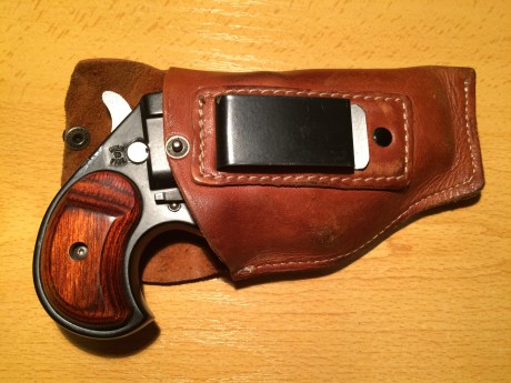 Vendo pistola Cobra (USA) modelo CB9, de 9cmmP, dos disparos. Desconozco los años que tiene, la compré 01