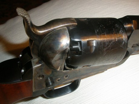 Vendo dos Navy de Uberti en calibre .36, nuevos. Tienen la posibilidad de acoplar una culata pues llevan 02