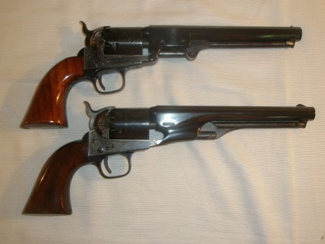 Vendo dos Navy de Uberti en calibre .36, nuevos. Tienen la posibilidad de acoplar una culata pues llevan 00
