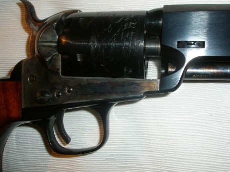 Vendo dos Navy de Uberti en calibre .36, nuevos. Tienen la posibilidad de acoplar una culata pues llevan 12