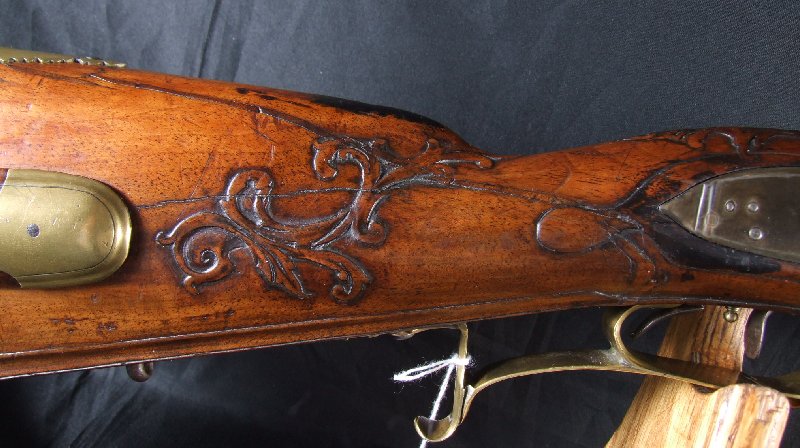 Hola, voy a intentar poner unas fotos de este arma que he encontrado mirando por la web. Es un rifle rapido 51