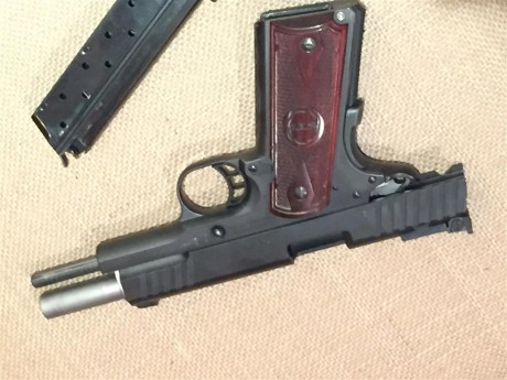 VENDO

Pistola STI TROJAN, cañón de 5'
Calibre 9mm Parabellum

Cargador Monohilera
Cachas de Palo Rosa

Tira 11