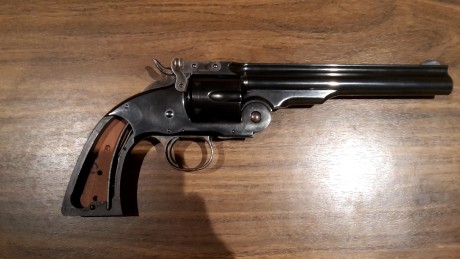 Vendo revolver Uberti modelo Schofield 45LC. El arma se encuentra en La Rioja y está guiado en AE. No 90