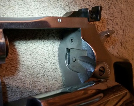   Hola de nuevo! 

Pongo en venta en Madrid mi revólver Taurus  del .357MG/.38 SPL de 6", prefiero 20