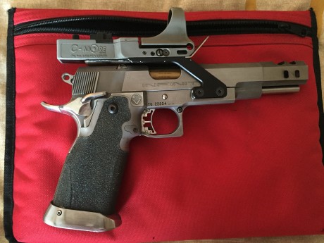 A la venta Infinity IMM 38 SA, preparada para 38 super comp.
Segundo propietario. Una máquina que funciona 01