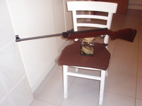 Buenas,
Carabina Webley modelo Vulcan MK1 en calibre 4,5. Arma genuina , toda en madera y metal. Modelo 00