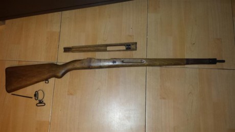 Culata para Mauser Coruña, madera en muy buen estado pero alguien la ha intentado deportivizar, cortando 01
