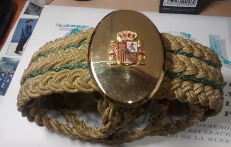 Vendo cinturón de gala del Cuerpo Superior de Policía. Precio 100 euros más gastos.
Envío fotos a los 00