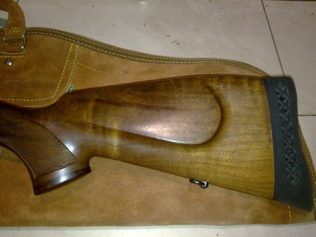 Este arma se encuentra como de extreno. Perfectisima de madera, pavón, metales y mecanismos. Balea de 02