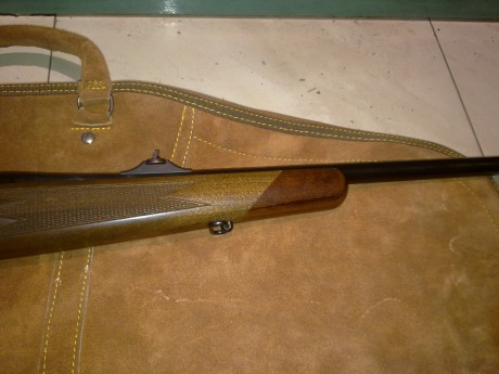 Este arma se encuentra como de extreno. Perfectisima de madera, pavón, metales y mecanismos. Balea de 00