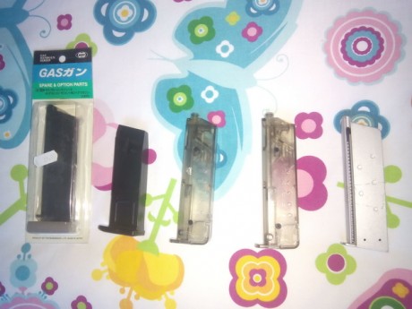 Buenas tardes
Ha aparecido esto por casa, y antes que llevarlo al punto limpio, pues seguro que a alguien 02