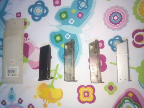 Buenas tardes
Ha aparecido esto por casa, y antes que llevarlo al punto limpio, pues seguro que a alguien 01
