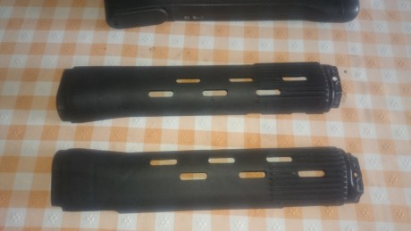 Hola,vendo dos culatas con sus guardamanos de un tigre,una es de madera laminada clara con acabado al 00