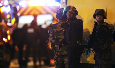 Parece que vuelve a haber un tiroteo en Francia con varias víctimas... 

https://internacional.elpais.com/internacional/2015/11/13/actualidad/1447449607_131675.html

Seguiremos 31