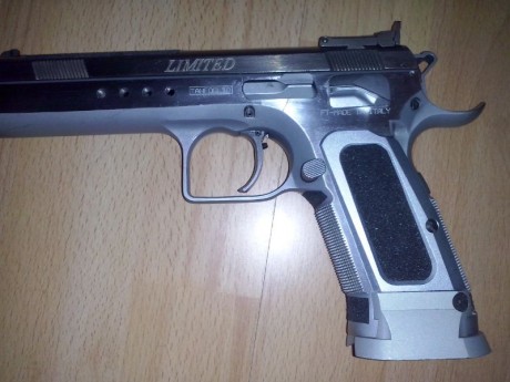 Cambio tanfoglio limited custom. Cal 9mm por revolver avancarga tipo remington o peacemaker 00