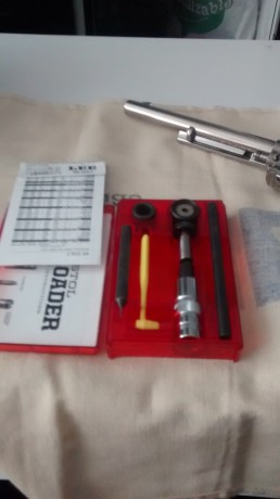 Pues como reza el titulo del anuncio, vendo un magnifico revolver pietta cromado de 7" 1/2 en calbre 12