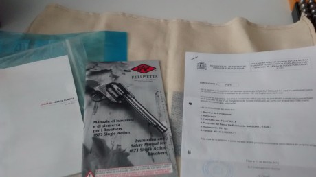 Pues como reza el titulo del anuncio, vendo un magnifico revolver pietta cromado de 7" 1/2 en calbre 20