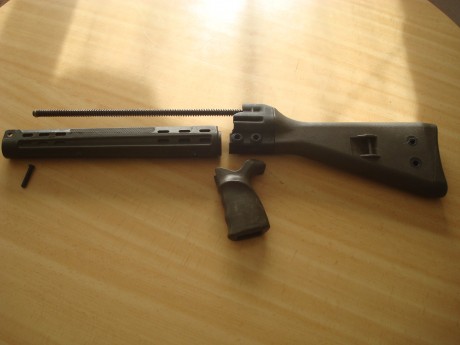 Culata completa, guardamanos y pistolet de G3 en color verde que se puede montar en Cetme.
40€ con envío 00