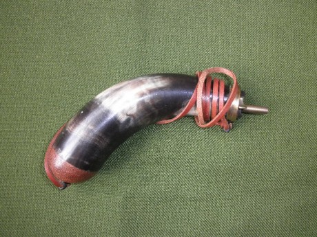 Vendo polvorera de cuerno con dosificador.
Nunca ha sido usada.
Precio.- 50 € más gastos de envío.
Tfno.- 32