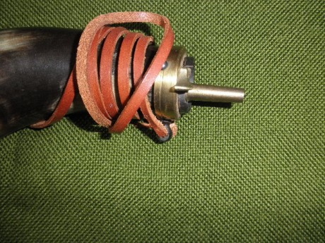 Vendo polvorera de cuerno con dosificador.
Nunca ha sido usada.
Precio.- 50 € más gastos de envío.
Tfno.- 31