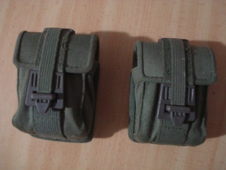  DSC06840.JPG  DSC06841.JPG 

Cartucheras españolas para peines Mauser en lona estado nuevo, 20€ la pareja 01