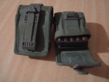  DSC06840.JPG  DSC06841.JPG 

Cartucheras españolas para peines Mauser en lona estado nuevo, 20€ la pareja 00