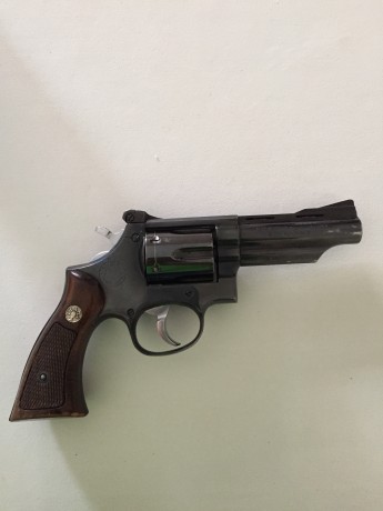 Hola, vendo revolver Llama Comanche III .357 de 4 pulgadas en buen estado. Tiene pocos disparos, lo entrego 00