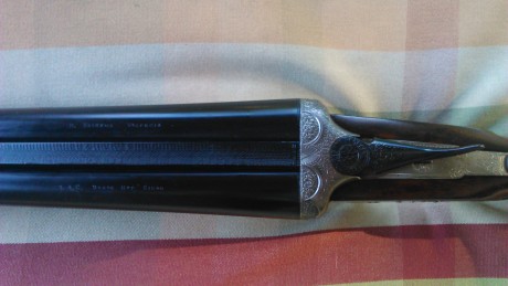 Escopeta Danokbat fina cal. 12, paralela, expulsora, pletina entera, con grabados finos y en perfecto 01